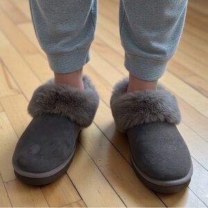 Cushionaire Sz 9.5 Suede Chocolat Brown Faux Fur Platform Slip on Shoes